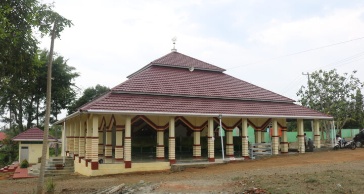 Masjid (ukuran 14×14 m)